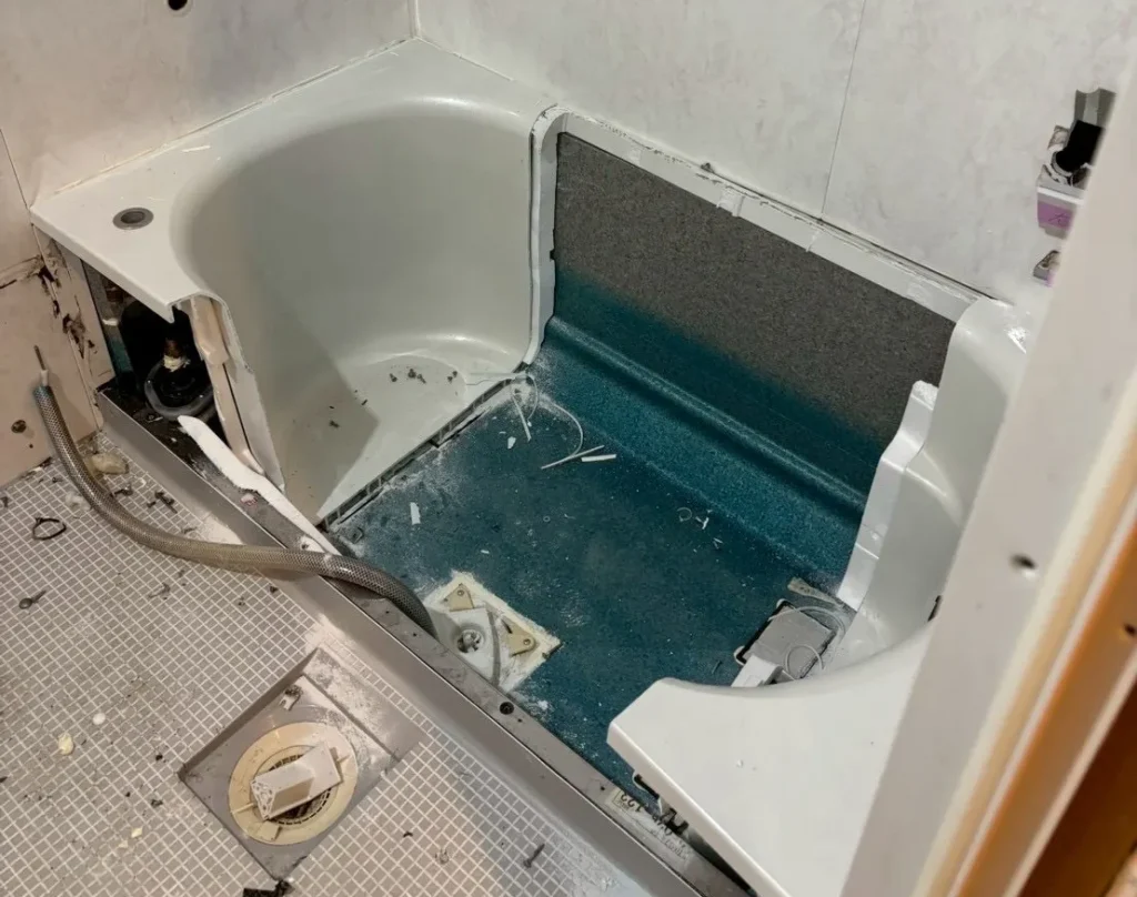 マンションリフォーム(浴槽解体)